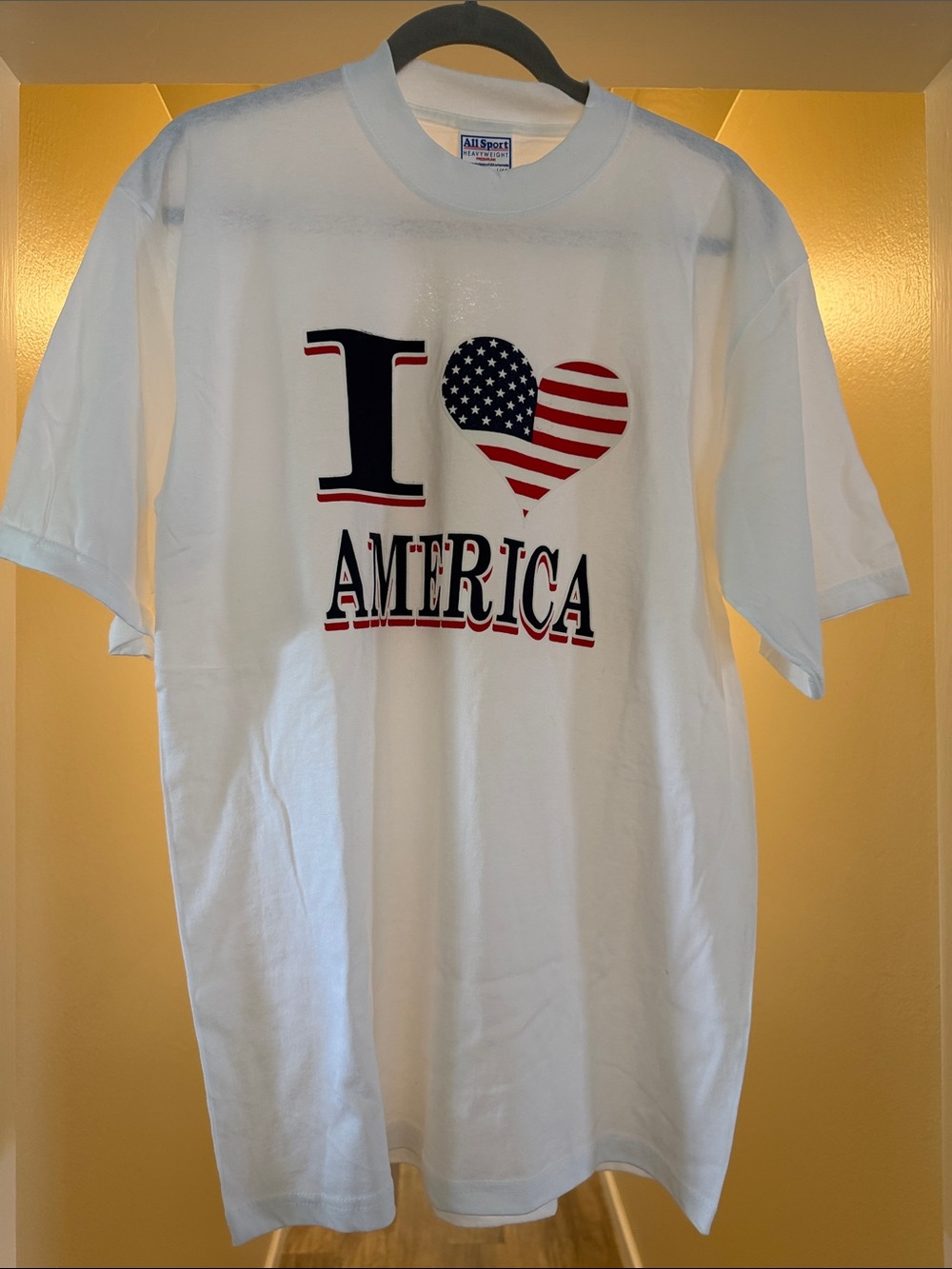 All Sport White "I Heart America" Short Sleeve Tee Size Large 44